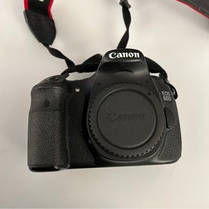Canon EOS 60D DSLR Camera (Body) + Battery + Cam Strap
